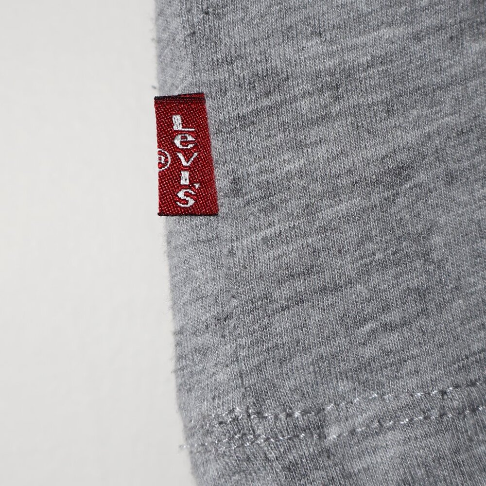 Levi’s Batwing Logo T-Shirt – Grey (Men’s M) - Picture 6 of 11